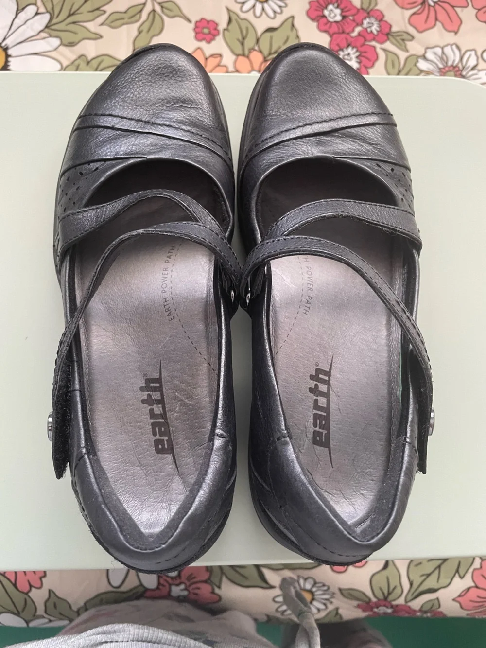 Earth Kara Newton Black Leather Cross-Strap Mary Jane Flats Size 5